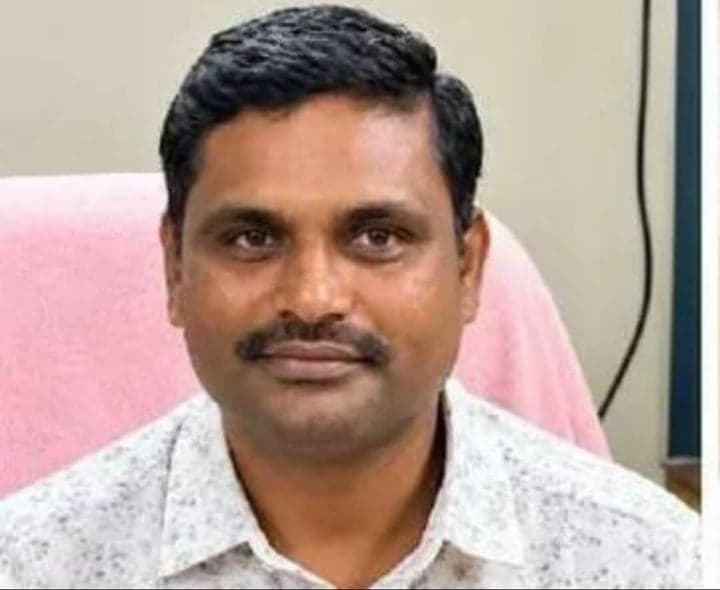విద్యుత్ ప్రమాదాలపై ఏఈ హెచ్చరిక - Udayam