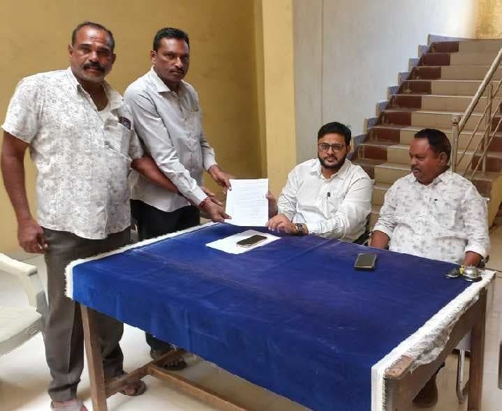 గర్రెపల్లి ఆలయ భూములను రక్షించాలని వినతి - Udayam
