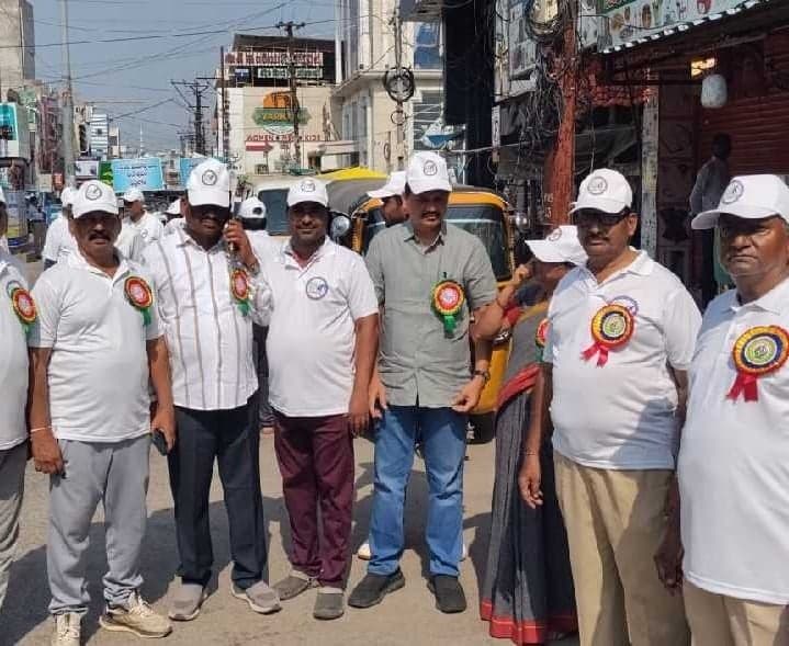 వయోవృద్ధుల దినోత్సవ ర్యాలీ - Udayam