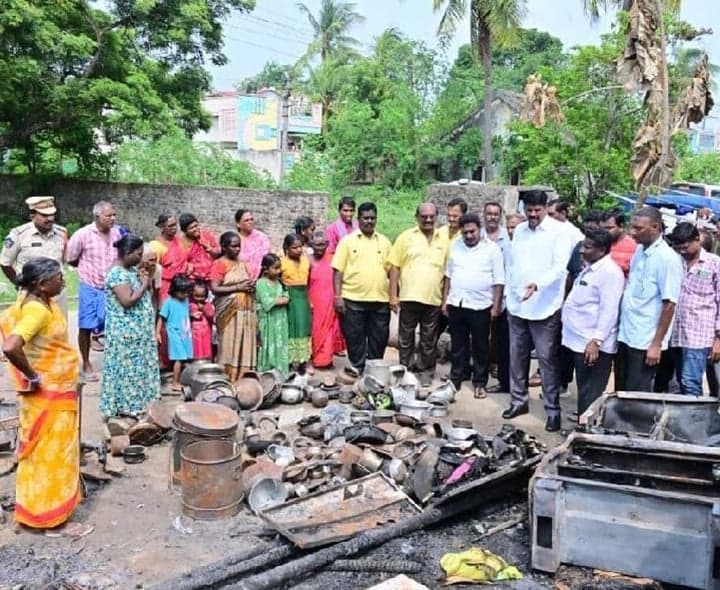 బాపట్ల ఎమ్మెల్యే ఆర్థిక సాయం - Udayam