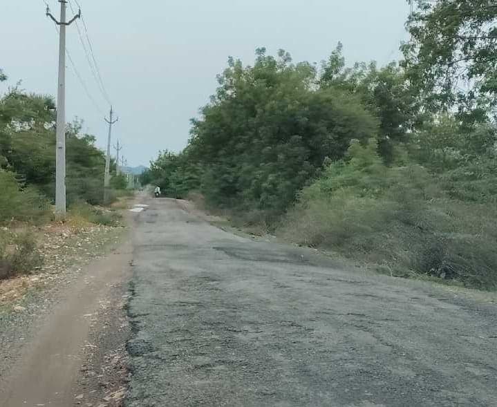 చాబోలు ఆర్అండ్బీ రహదారి అధ్వానం - Udayam