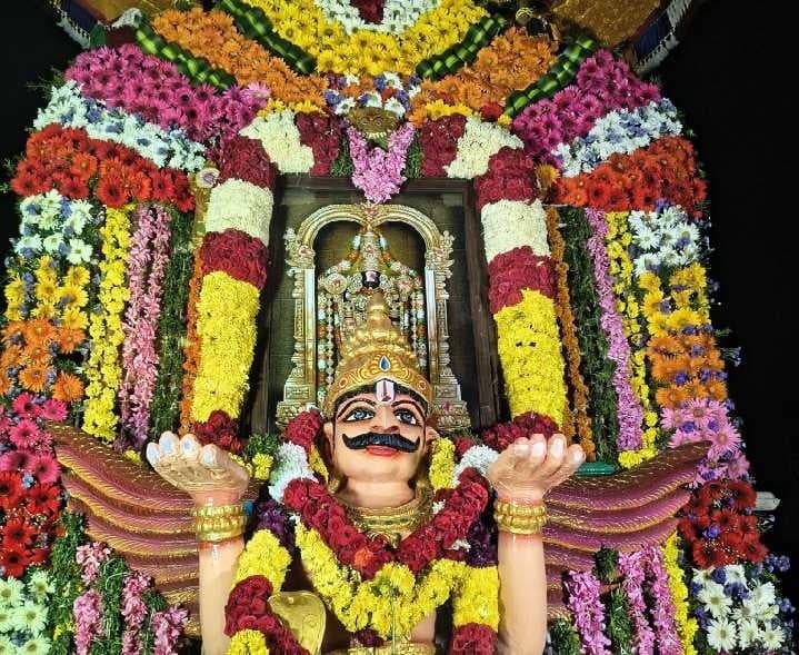 బురదగాలి కొత్తపాలెంలో వైభవంగా పూజలు - Udayam