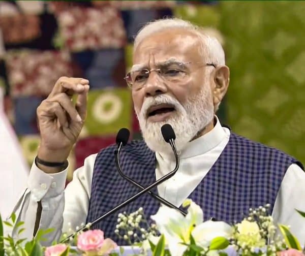 పశ్చిమ బెంగాల్కు రూ. 820 కోట్ల అభివృద్ధి కానుక - Udayam Digital