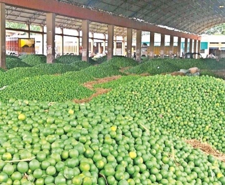 కమీషన్ పేరుతో కోట్లు కొల్లగొట్టారు