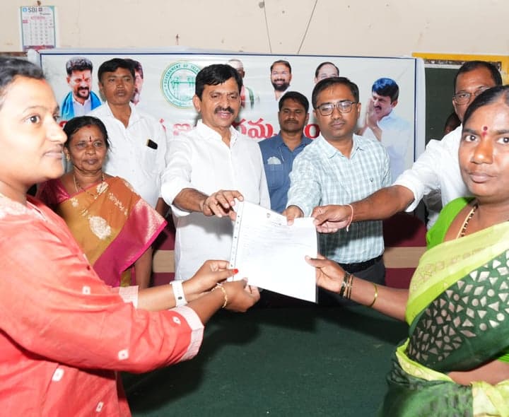ఇందిరమ్మ ఇళ్ల పెండింగ్ బిల్లులు త్వరలో జమ: పొంగులేటి - gallery image 2