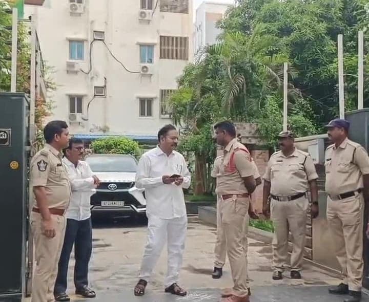 వినుకొండలో బొల్లా బ్రహ్మనాయుడు హౌస్ అరెస్ట్ - Udayam