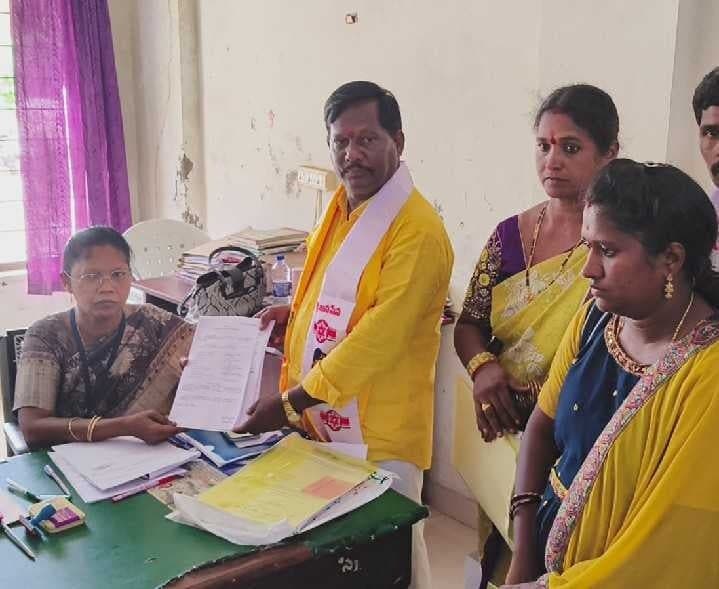 నరసాపురం 9వ వార్డులో కొల్లు నామినేషన్ - Udayam