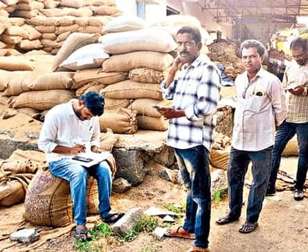 హుజూరాబాద్లో సీఎంఆర్ ధాన్యంలో వ్యత్యాసాలు - Udayam