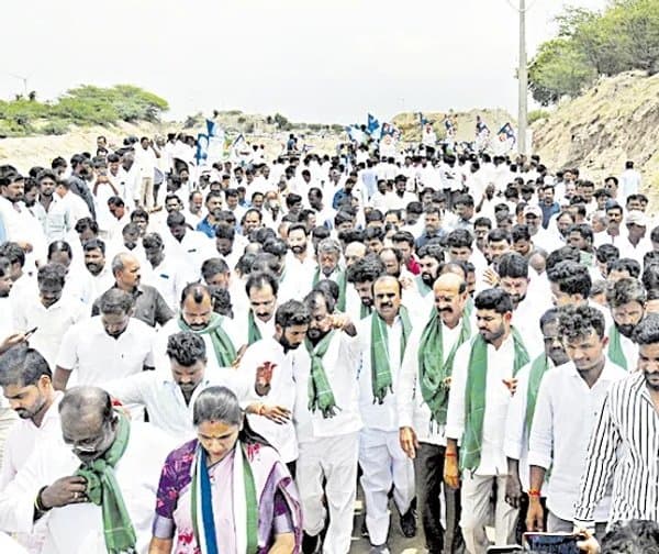 హంద్రీనీవా నిధుల దోపిడీపై ఆగ్రహం - Udayam Digital