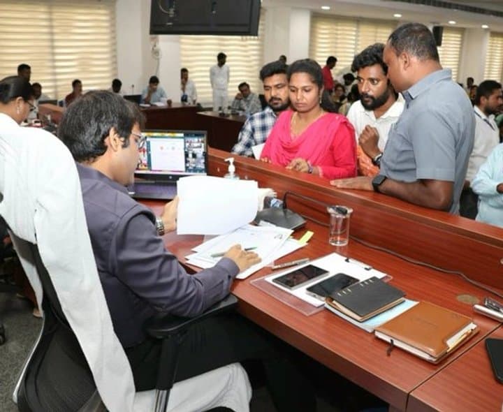 ప్రజావాణి వినతులను గడువులోగా పరిష్కరించాలి: కలెక్టర్ - Udayam Digital