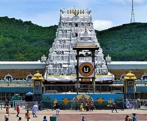 శ్రీవారి దర్శనానికి 12 గంటల సమయం - Udayam