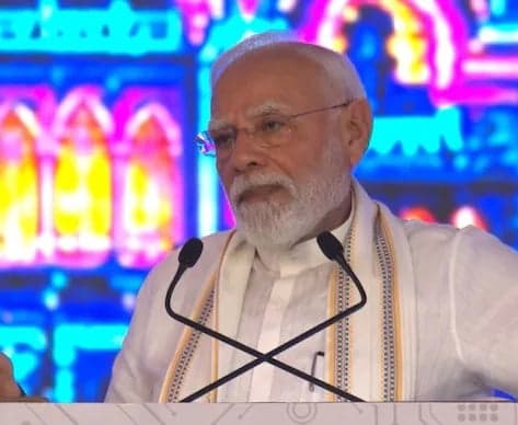 ఏఐ నైపుణ్యాలపై యువత దృష్టి పెట్టాలి: మోదీ - Udayam