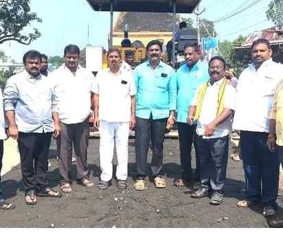 శ్రీనివాసపురం రోడ్డు పనులకు శ్రీకారం - Udayam
