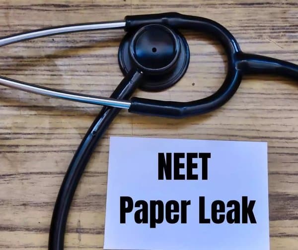 నీట్ పేపర్ లీక్ను బయటపెట్టిన కెమిస్ట్రీ టీచర్