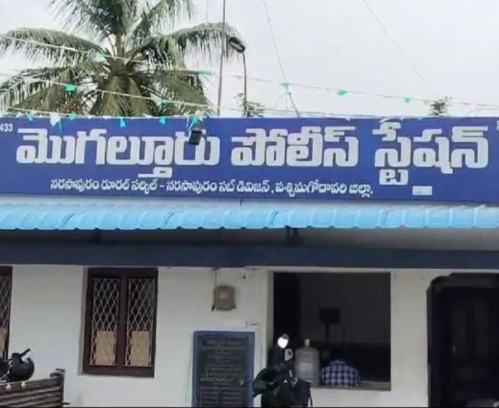 మొగల్తూరులో మేస్త్రీ అనుమానాస్పద మృతి - Udayam