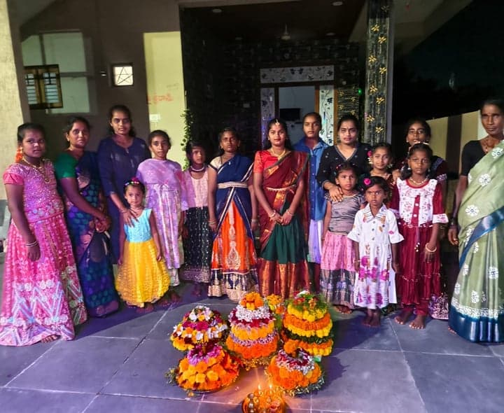 రేవులపల్లిలో ముగిసిన సద్దుల బతుకమ్మ - Udayam