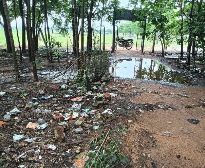 నిర్వహణ లోపంతో పల్లె ప్రకృతి వనాలు అధ్వానం