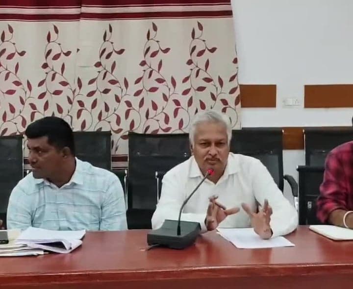 మహారాష్ట్ర పత్తి కొనుగోళ్లపై సమీక్ష - Udayam