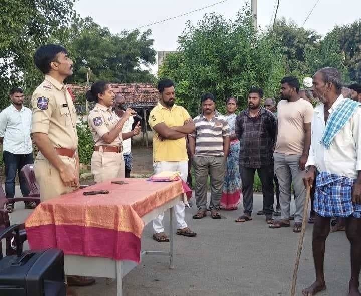 రాఘవపూర్లో సైబర్ నేరాలపై అవగాహన కార్యక్రమం - Udayam