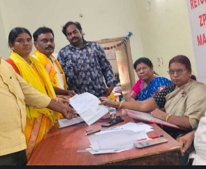 మార్కాపురంలో 41 జడ్పీటీసీ నామినేషన్లు - Udayam