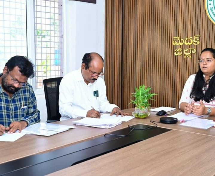 క్లినికల్ ఎస్టాబ్లిష్మెంట్ చట్టాన్ని పాటించాలి: కలెక్టర్ - gallery image 2