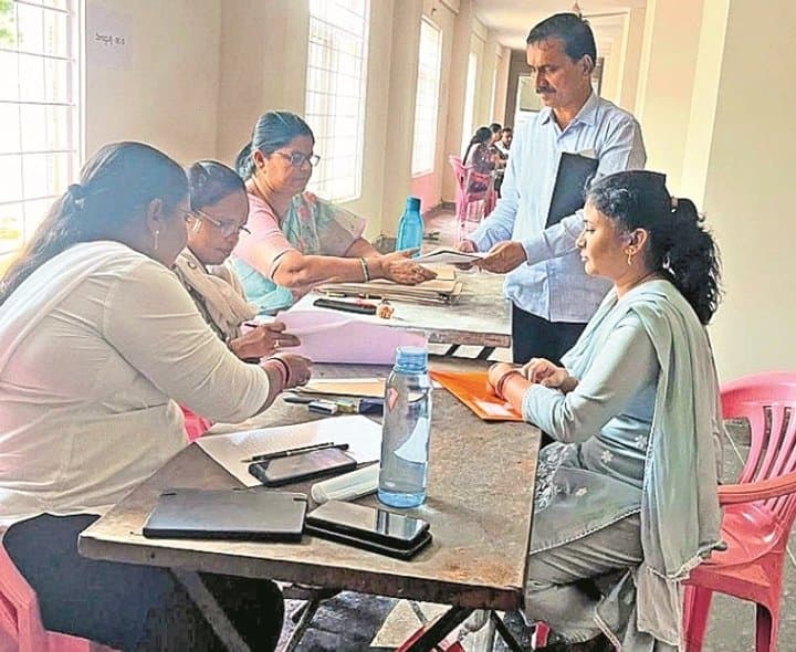 అంగన్వాడీ పోస్టుల భర్తీలో దళారులపై అప్రమత్తత - Udayam Digital