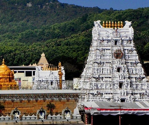 తిరుమలలో భక్తుల రద్దీ - Udayam Digital