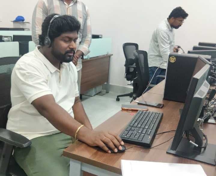 పారిశుద్ధ్య సిబ్బందికి కమిషనర్ సూచనలు - Udayam