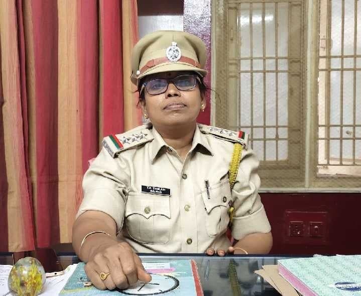 మద్యం దుకాణాల దరఖాస్తులకు రేపే చివరి రోజు - Udayam