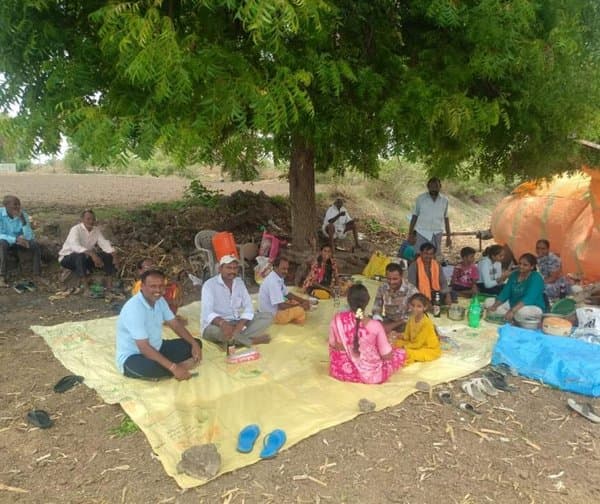 వరుస మరణాలు: గ్రామాన్ని ఖాళీ చేసిన ప్రజలు - Udayam Digital