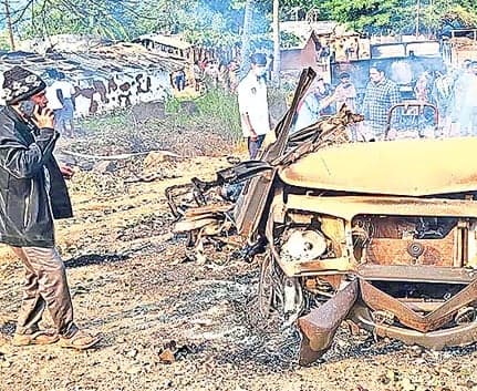 కొండ దారిలో పేలుడు.. ఏడుగురి మృతి - Udayam
