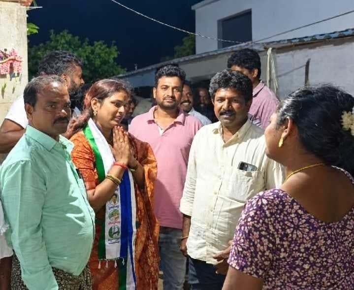 కొయ్యలగూడెంలో వైసీపీ అభ్యర్థి ప్రచారం - Udayam