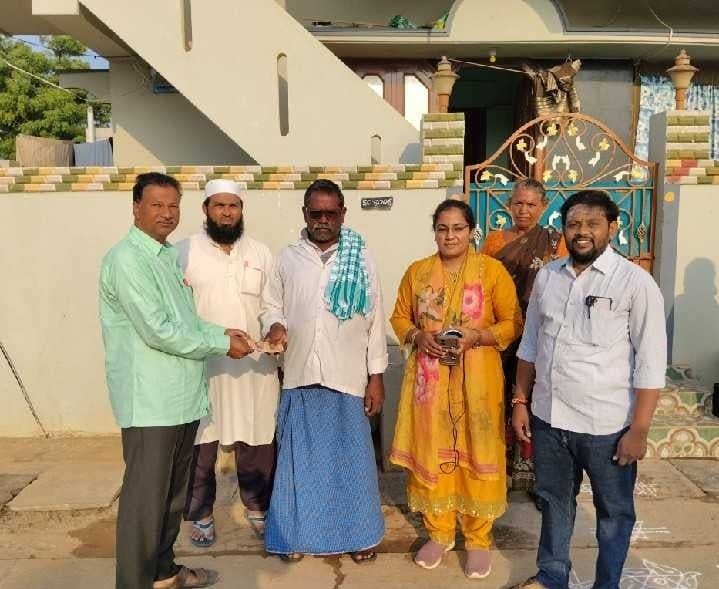 నకరికల్లులో పింఛన్ల పంపిణీ కార్యక్రమం - Udayam