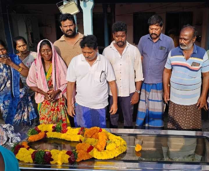 పిడుగుపాటుకు మృతి చెందిన మాల్యాద్రికి టీడీపీ నేత నివాళి - Udayam