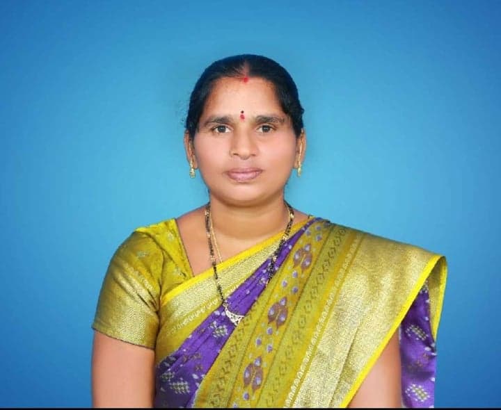 శిక్షణకు ఎంపికైన చామనపల్లి సర్పంచ్ - Udayam