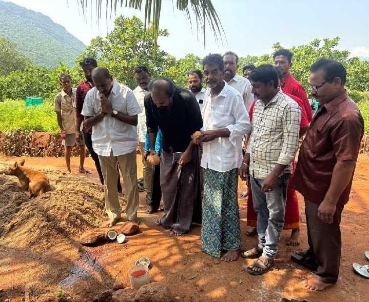 పందూరులో సీసీ రోడ్ల నిర్మాణానికి శ్రీకారం - Udayam