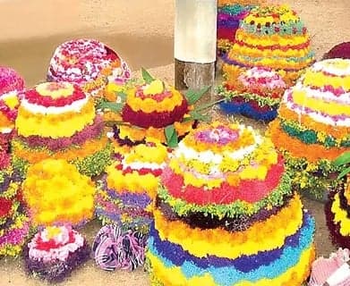 బతుకమ్మతో జల సంరక్షణ - Udayam