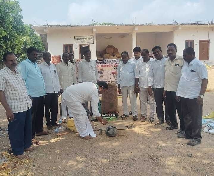 ధర్పల్లిలో ధాన్యం కొనుగోలు కేంద్రం ప్రారంభం - Udayam