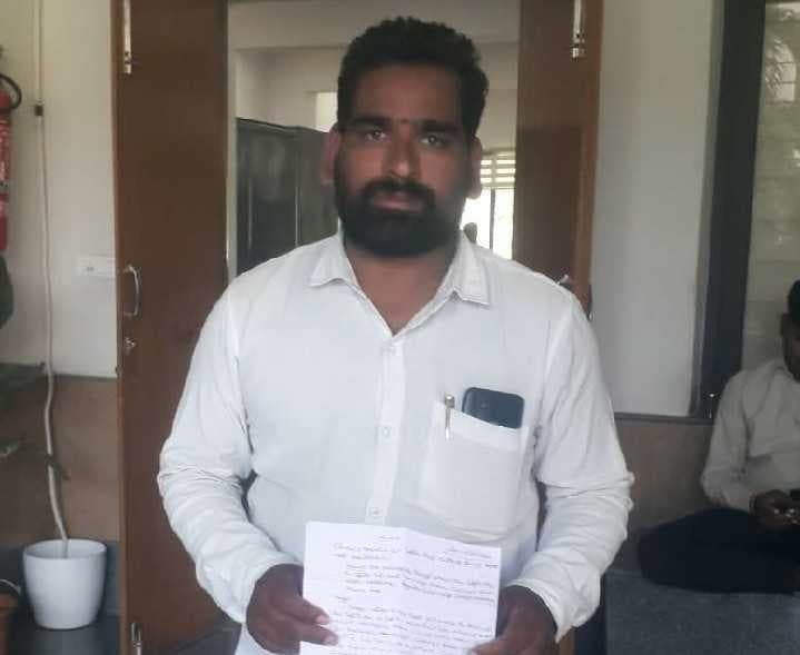 బండచర్లపల్లిలో ప్రభుత్వ భూమి కబ్జాపై ఫిర్యాదు - Udayam