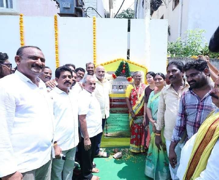 ప్రసాదంపాడులో రూ.3.85 కోట్ల రహదారి పనులు - Udayam