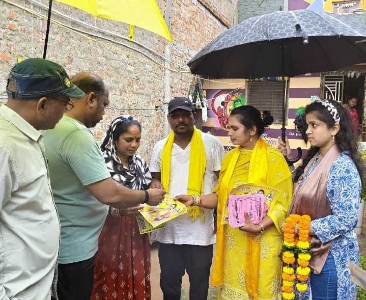 ఇచ్చాపురంలో వర్షంలోనూ ప్రచారం - Udayam