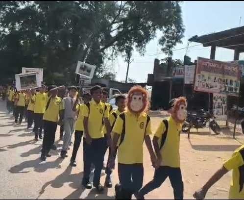 వన్యప్రాణులదే కీలక పాత్ర: ఎఫ్ఆర్వో - Udayam