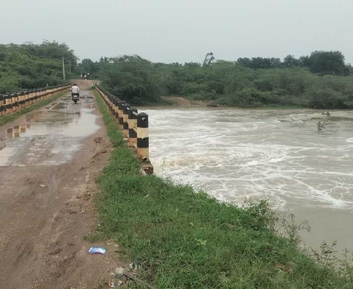 తమ్మిలేరుకు తొలిసారి వరద ఉద్ధృతి - Udayam