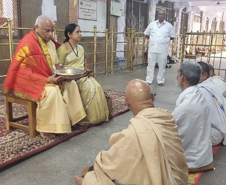 అన్నవరం దర్శించుకున్న మంత్రి మల్లాడి - Udayam