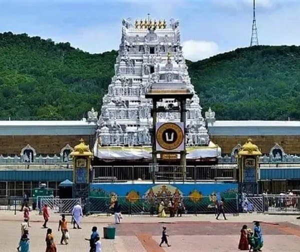 తిరుమలలో శ్రీవారి దర్శనానికి 20 గంటలు - Udayam Digital