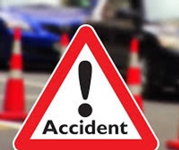 పూతలపట్టులో కారు ప్రమాదం