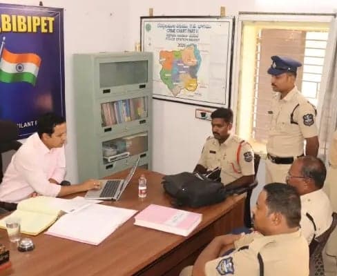 బీబీపేట పోలీస్స్టేషన్ను తనిఖీ చేసిన ఎస్పీ - Udayam