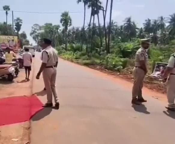 సీఐ అహ్మద్ ఆలీకి నివాళులు - Udayam