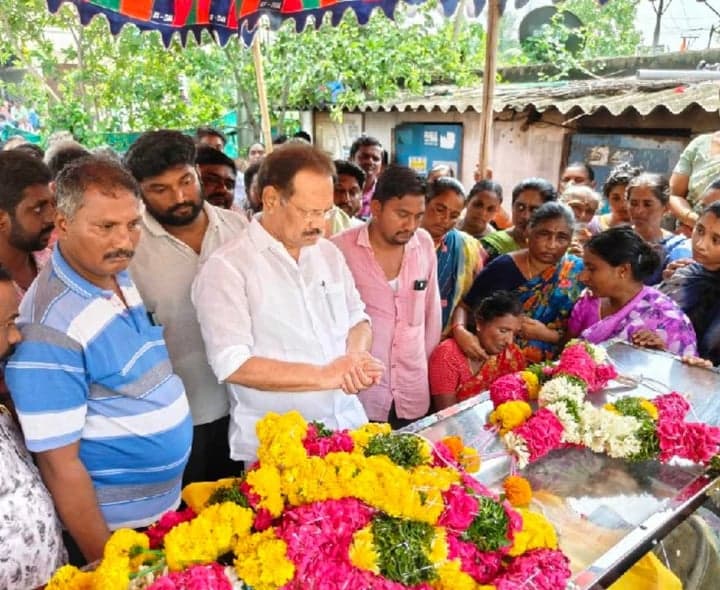 భట్టిప్రోలు టీడీపీ నేతకు ఎమ్మెల్యే నివాళి - Udayam
