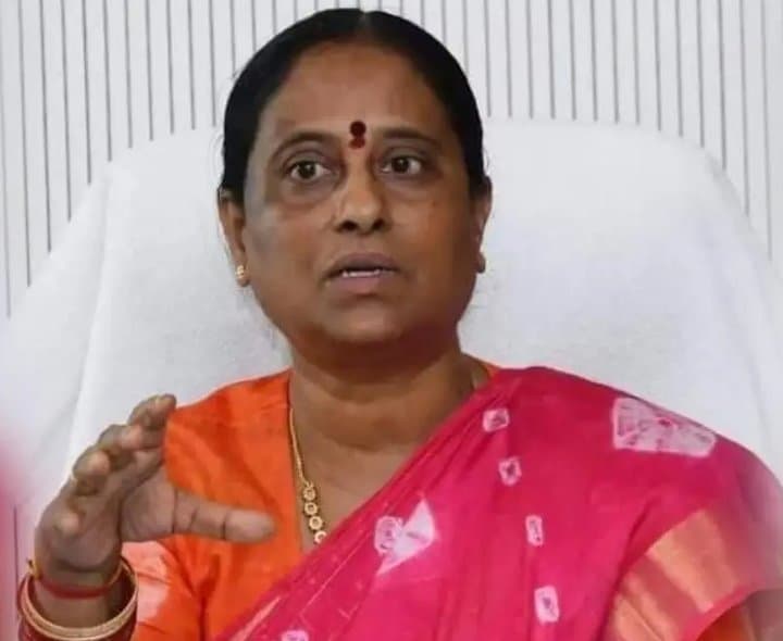 సాంకేతిక పాలనపై మంత్రి సురేఖ సమీక్ష - Udayam Digital